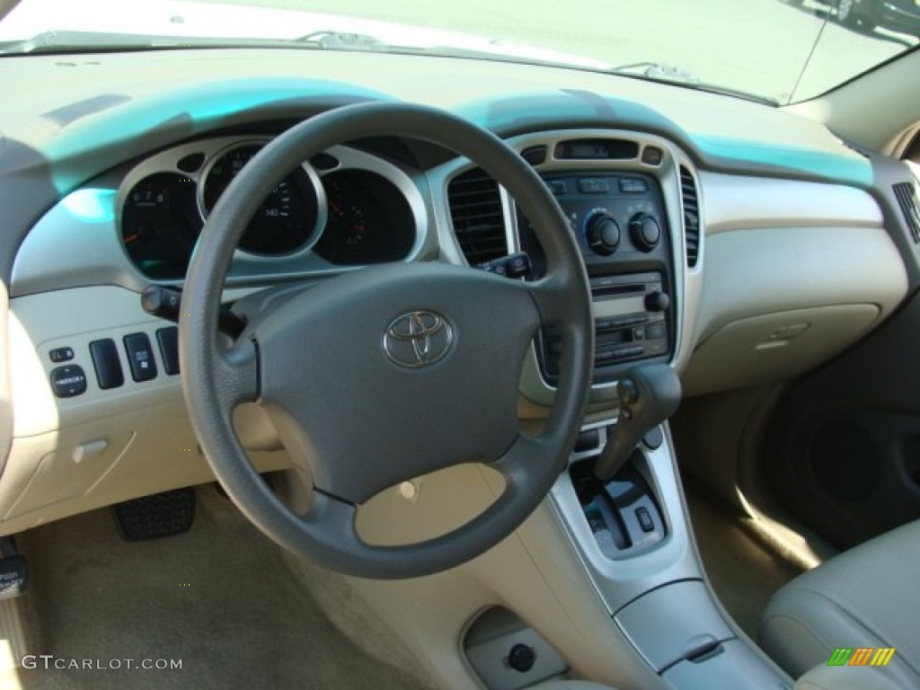 2004 Highlander I4 - Super White / Ivory photo #10
