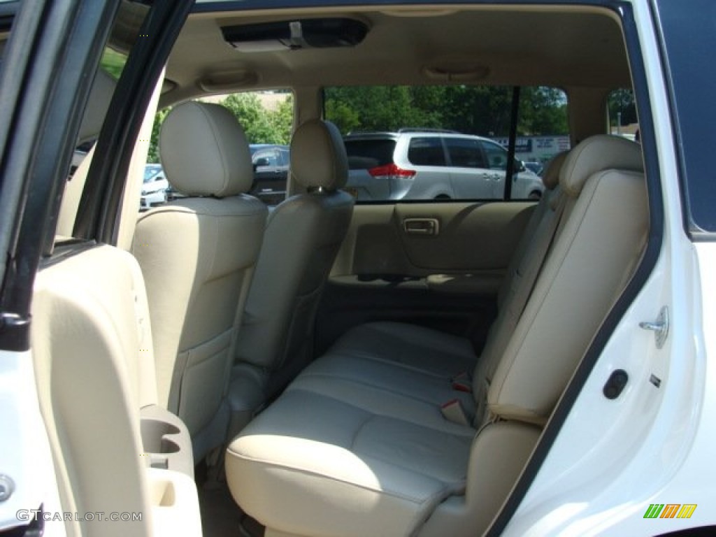 2004 Highlander I4 - Super White / Ivory photo #18
