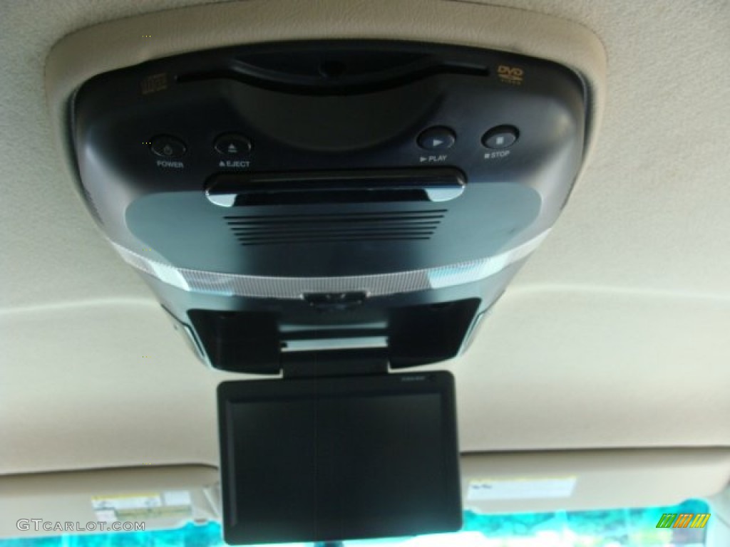 2004 Highlander I4 - Super White / Ivory photo #21