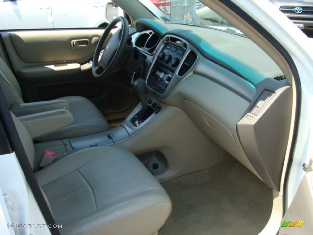 2004 Highlander I4 - Super White / Ivory photo #22