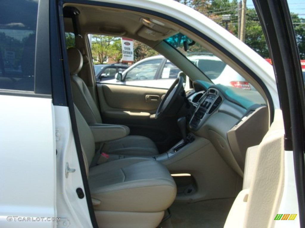 2004 Highlander I4 - Super White / Ivory photo #23