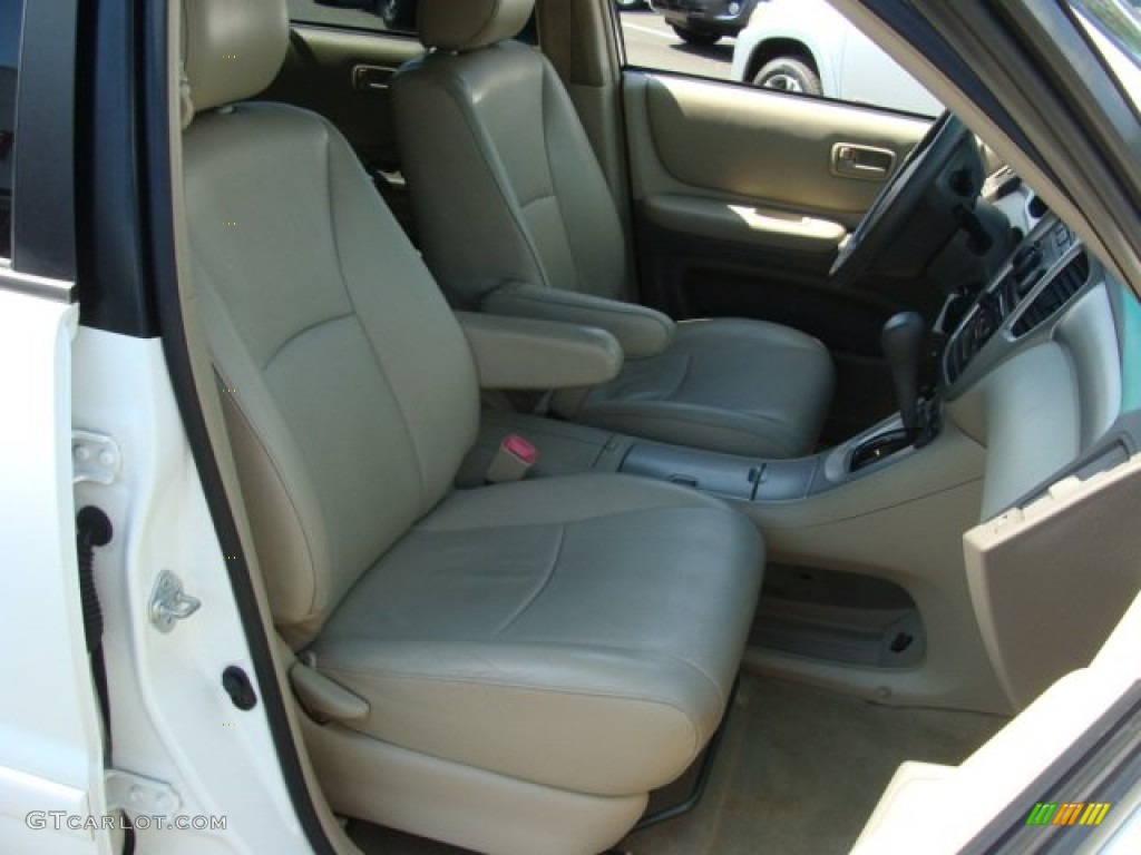 2004 Highlander I4 - Super White / Ivory photo #24