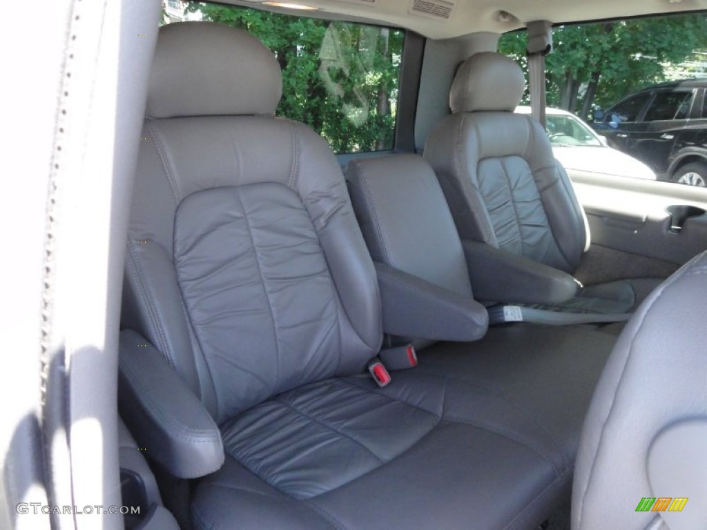 2004 Astro LT AWD Passenger Van - Light Pewter Metallic / Neutral photo #22