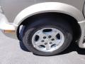2004 Chevrolet Astro LT AWD Passenger Van Wheel and Tire Photo