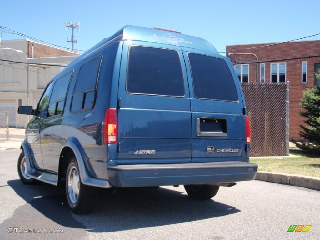 2002 Astro LS Conversion Van - Medium Cadet Blue Metallic / Medium Gray photo #18