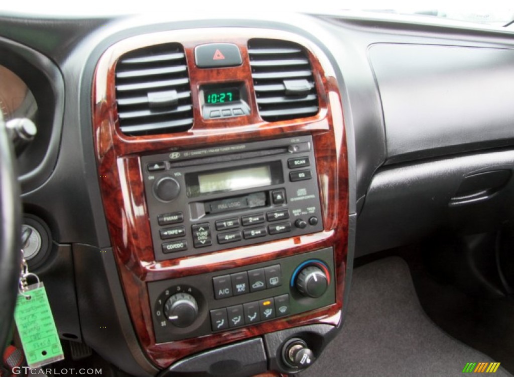 2005 Hyundai Sonata LX V6 Controls Photo #68509381