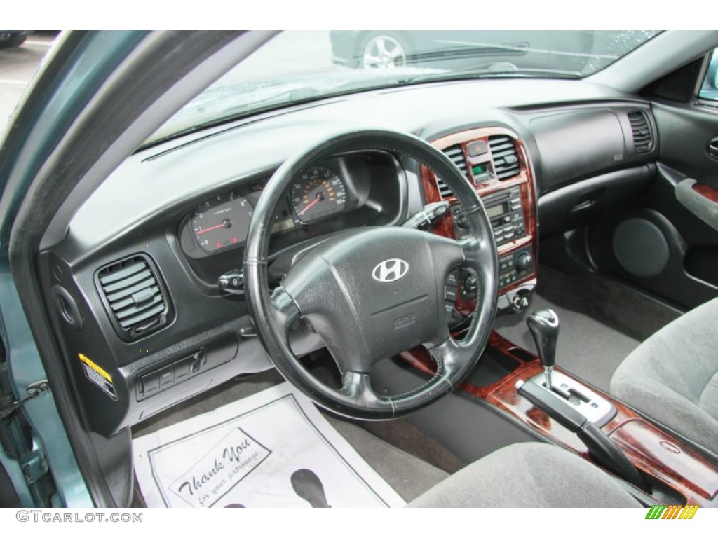 2005 Hyundai Sonata LX V6 Black Dashboard Photo #68509390