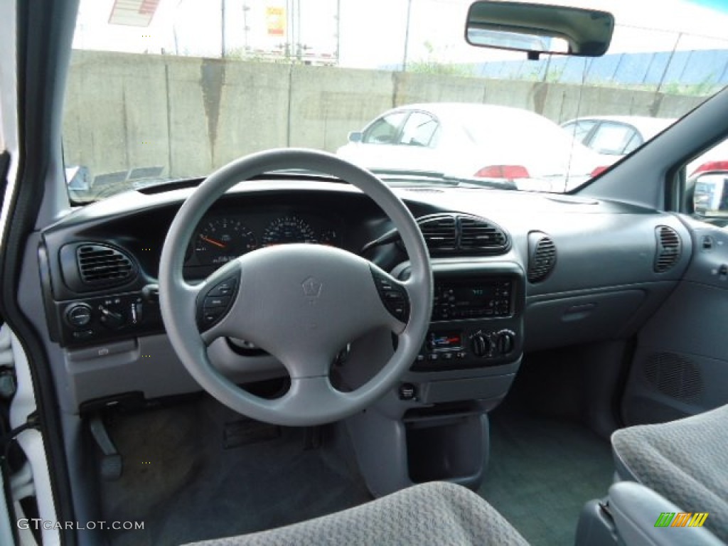 1999 Dodge Grand Caravan SE Mist Gray Dashboard Photo #68509888