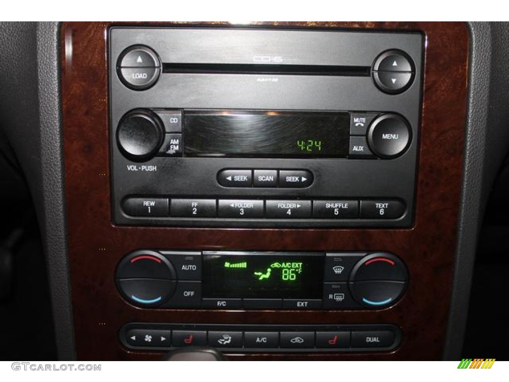 2006 Ford Five Hundred Limited Audio System Photo #68511805