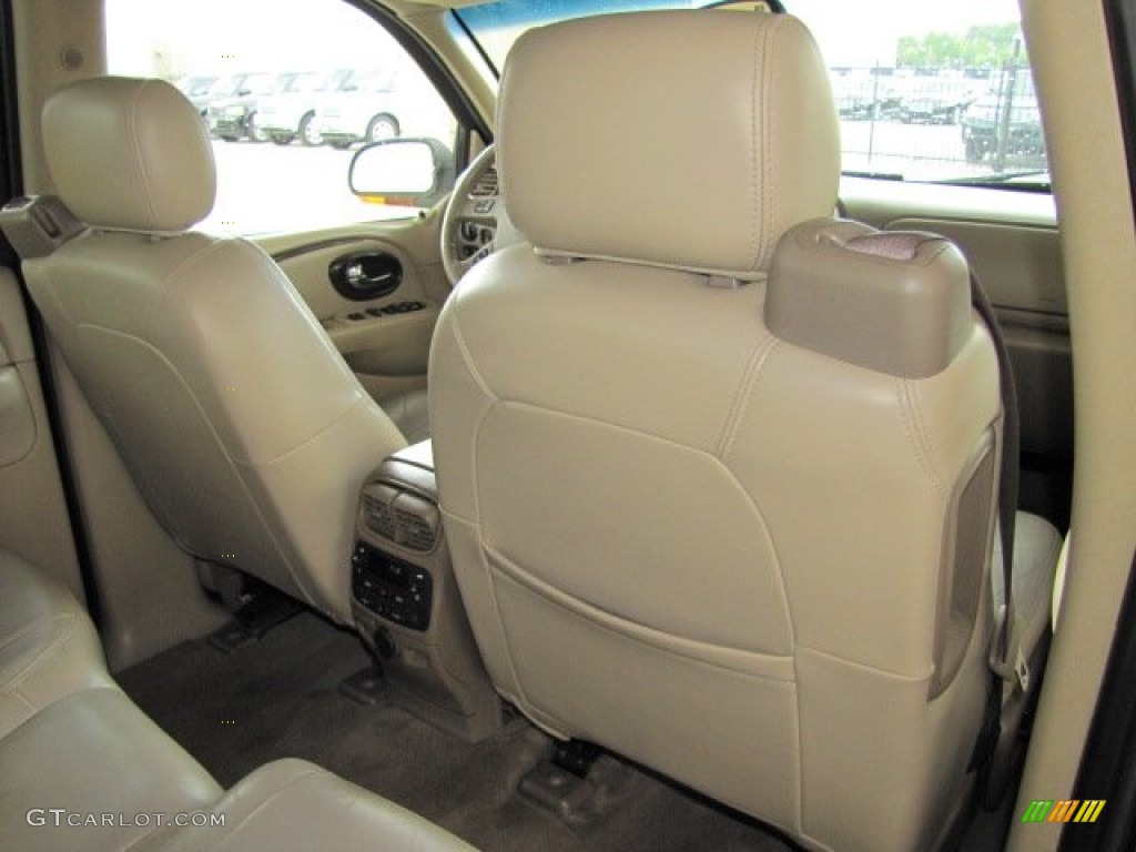 2004 Rainier CXL AWD - Black / Light Cashmere photo #25