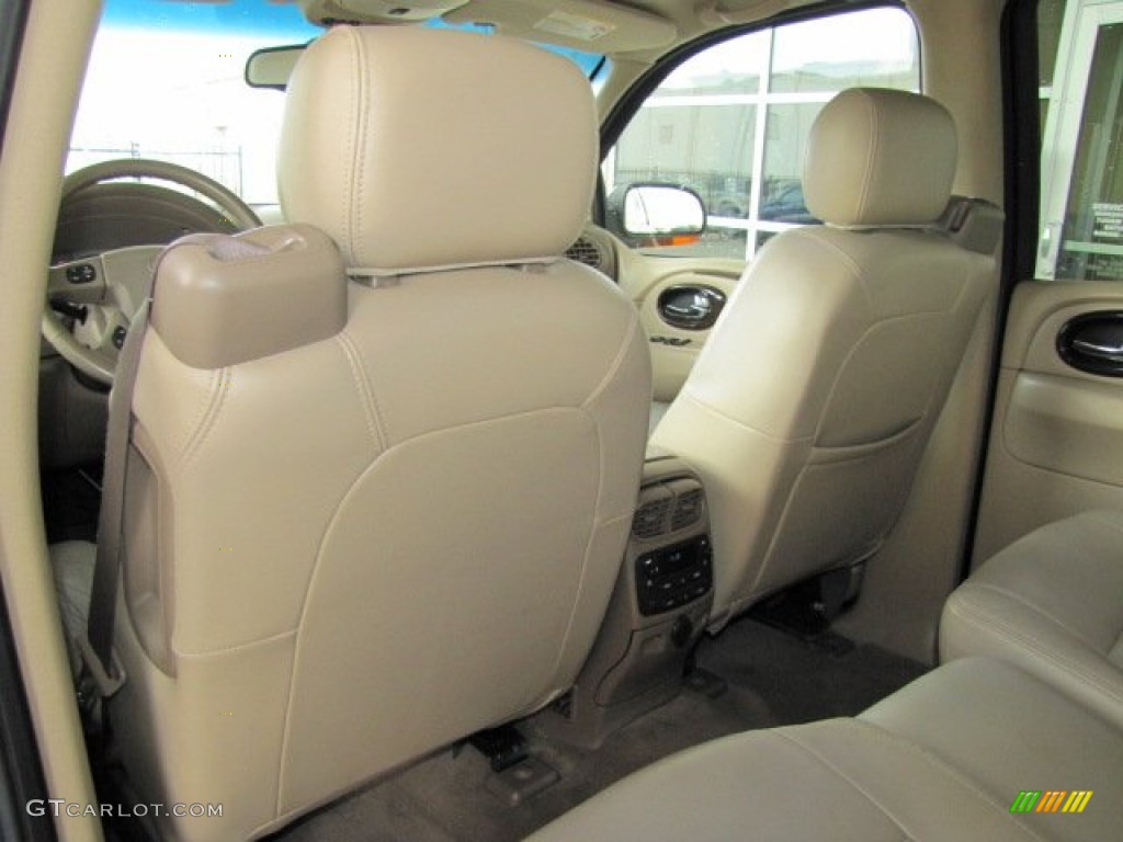 2004 Rainier CXL AWD - Black / Light Cashmere photo #28