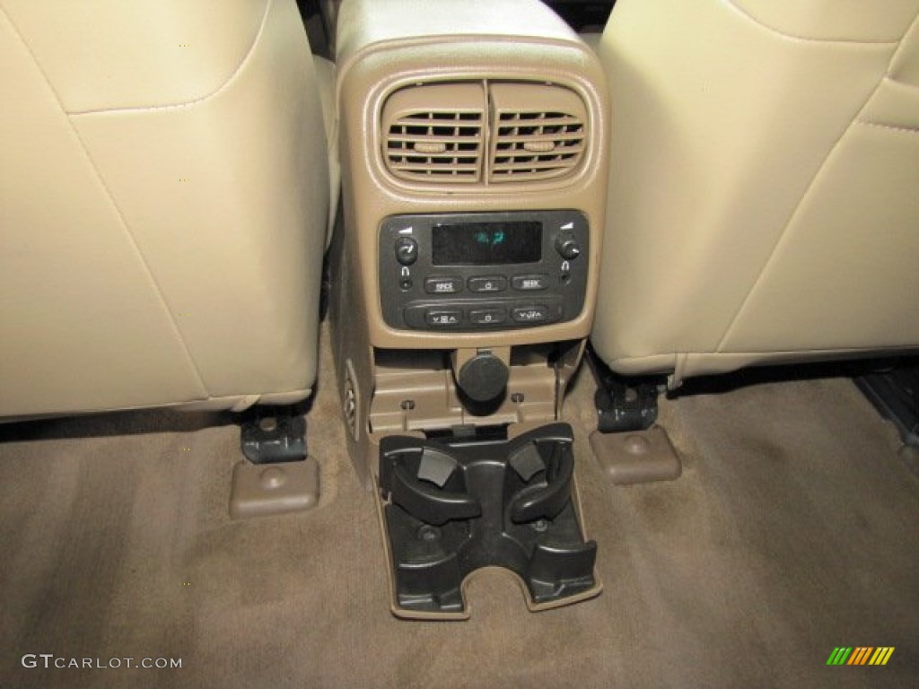 2004 Rainier CXL AWD - Black / Light Cashmere photo #29
