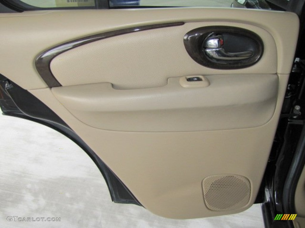 2004 Rainier CXL AWD - Black / Light Cashmere photo #37