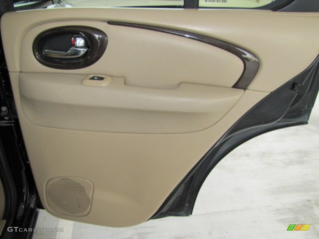 2004 Rainier CXL AWD - Black / Light Cashmere photo #38