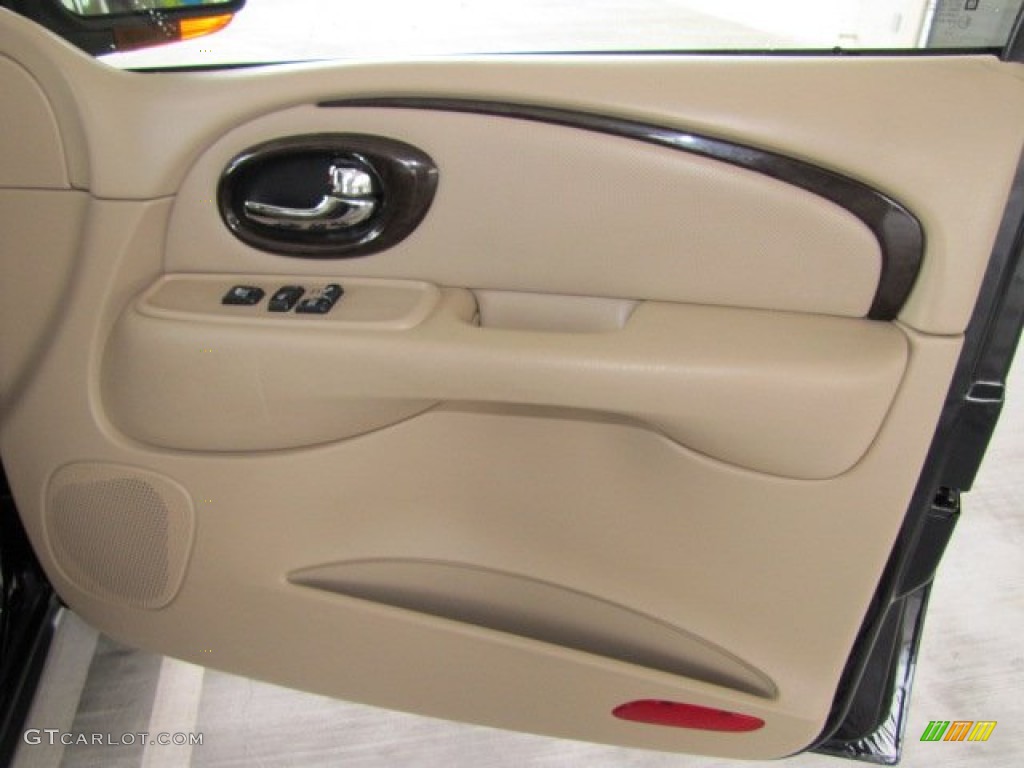 2004 Rainier CXL AWD - Black / Light Cashmere photo #39