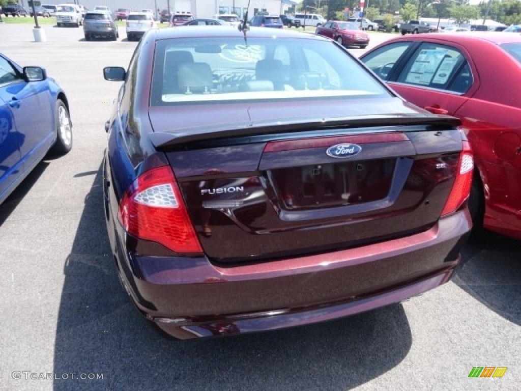 2012 Fusion SE - Bordeaux Reserve Metallic / Medium Light Stone photo #3