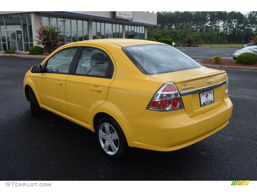 2010 Aveo LT Sedan - Summer Yellow / Charcoal photo #7
