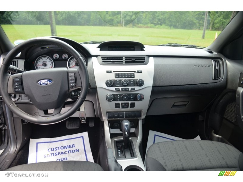 2011 Ford Focus SE Sedan Charcoal Black Dashboard Photo #68518678