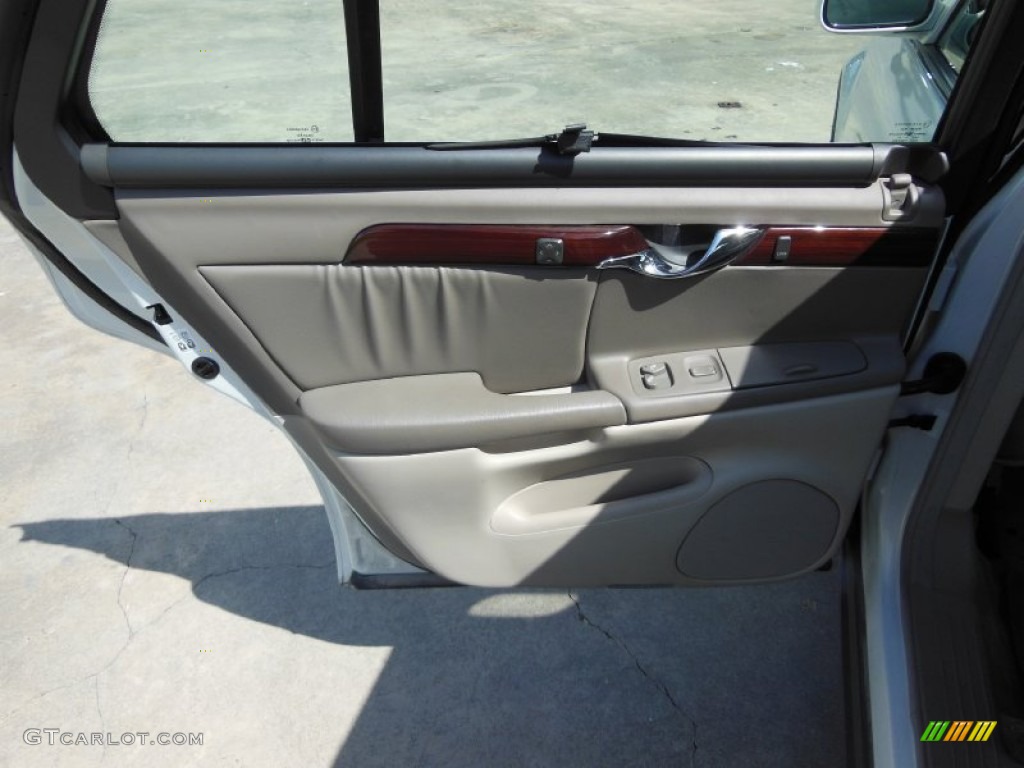 2004 Cadillac DeVille DHS Door Panel Photos