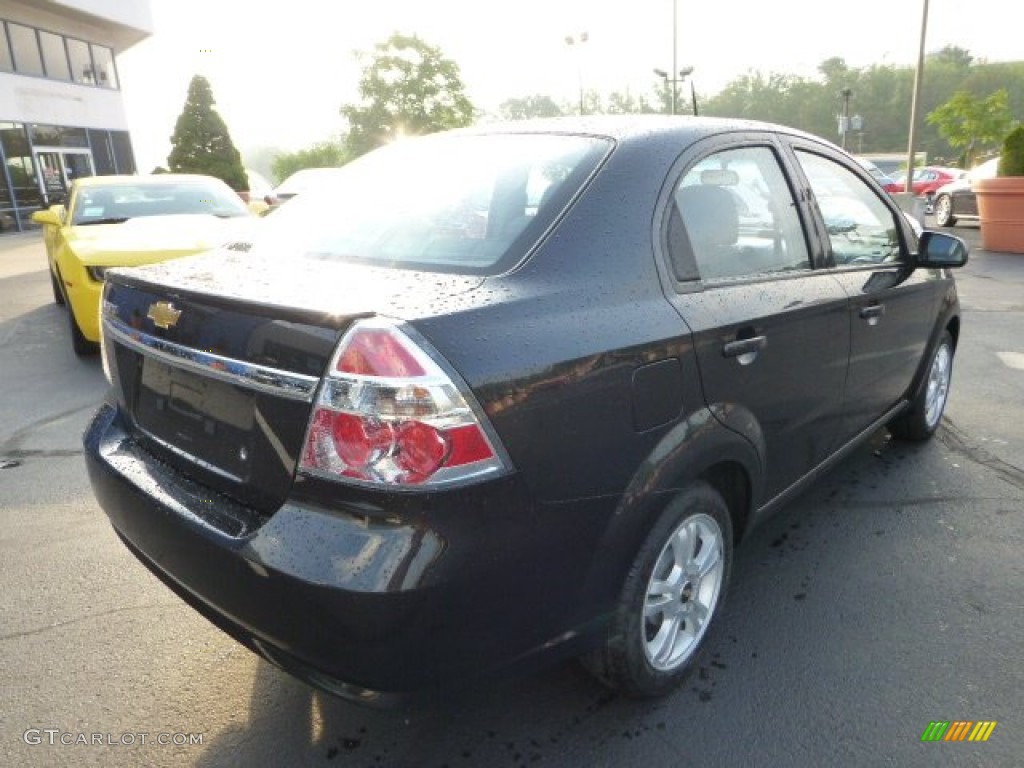 2010 Aveo LT Sedan - Black Granite / Charcoal photo #3