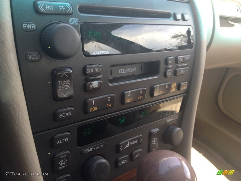 2001 Cadillac Seville STS Audio System Photos