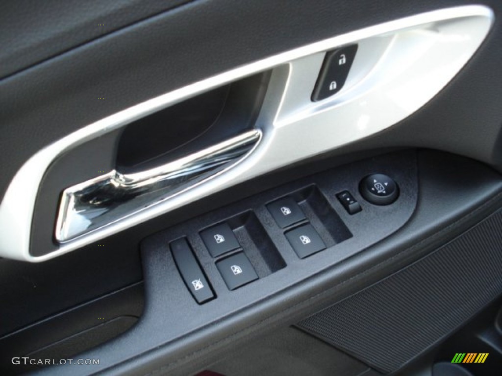 2013 Chevrolet Equinox LS AWD Controls Photo #68524063