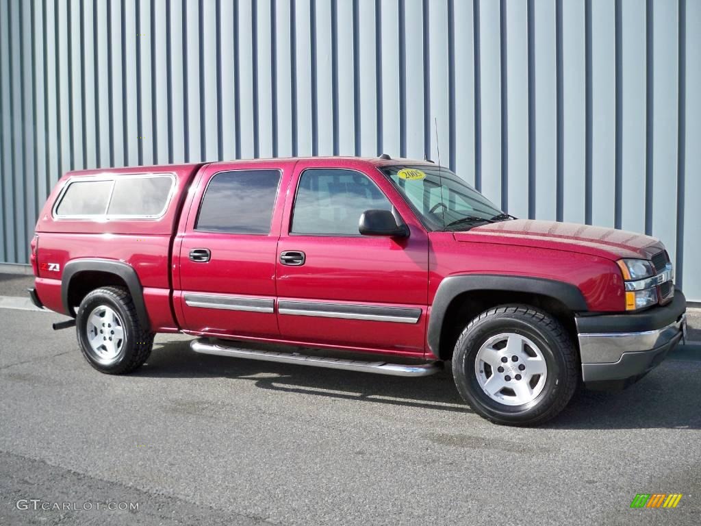 2005 Silverado 1500 Z71 Crew Cab 4x4 - Sport Red Metallic / Medium Gray photo #1