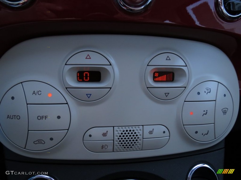2012 Fiat 500 Lounge Controls Photo #68528245