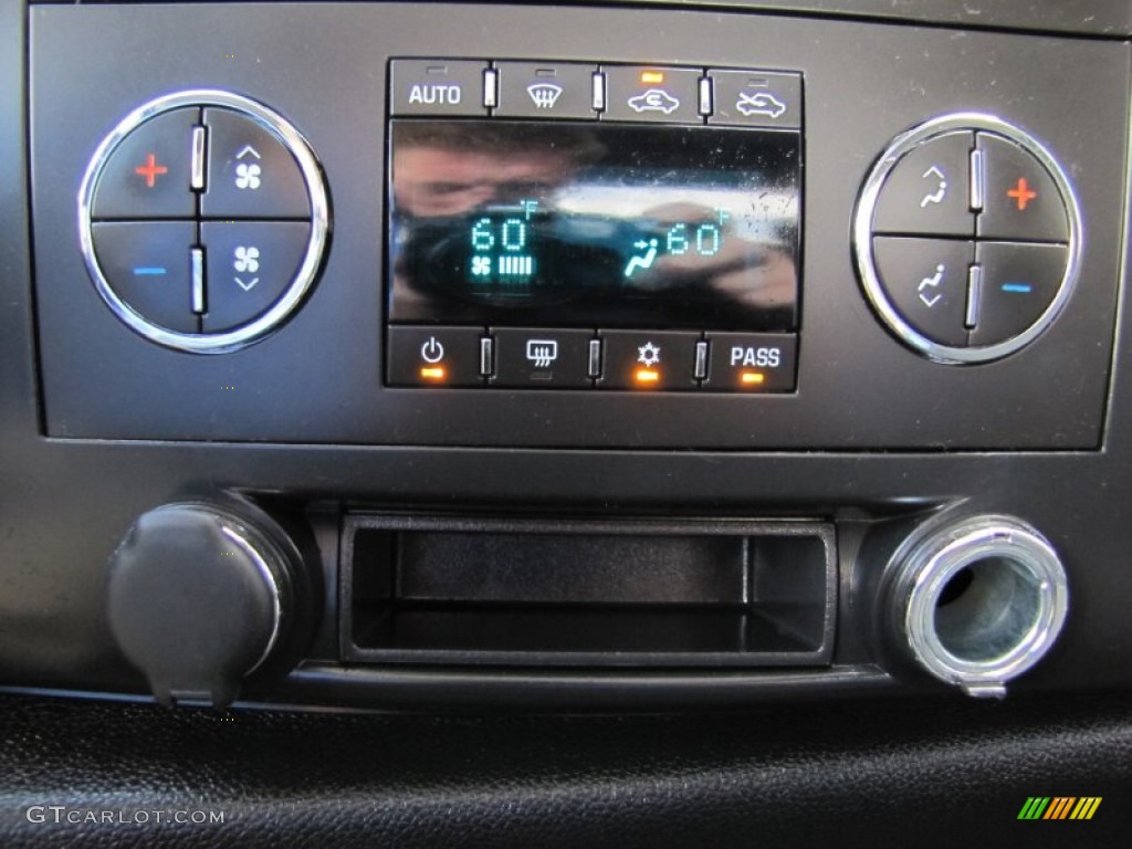 2007 Chevrolet Silverado 1500 LT Extended Cab 4x4 Controls Photos