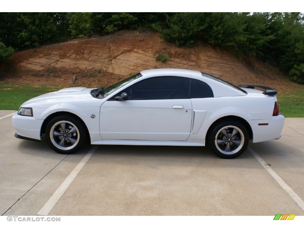 2004 Mustang GT Coupe - Oxford White / Medium Parchment photo #2
