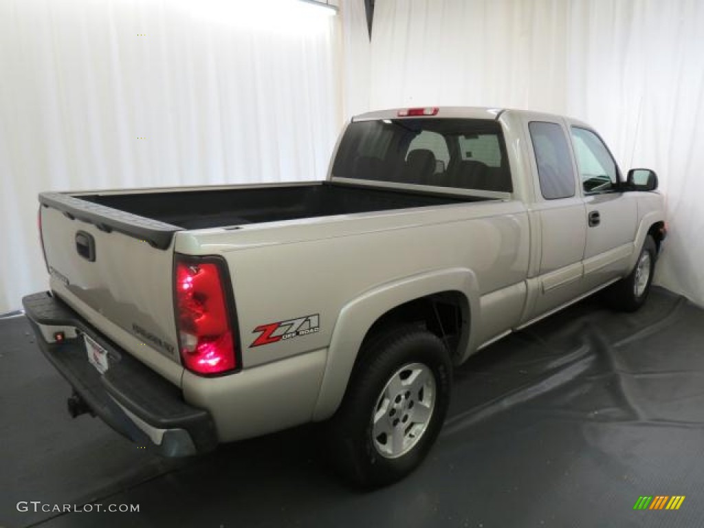 2005 Silverado 1500 Z71 Extended Cab 4x4 - Silver Birch Metallic / Dark Charcoal photo #18