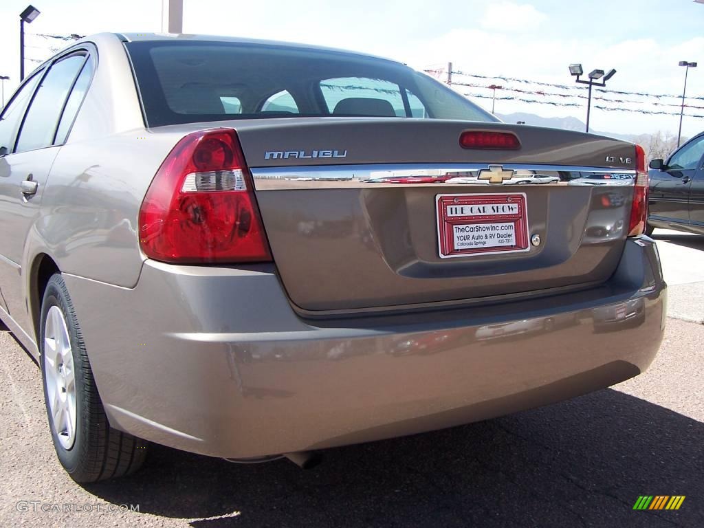 2007 Malibu LT Sedan - Amber Bronze Metallic / Cashmere Beige photo #17