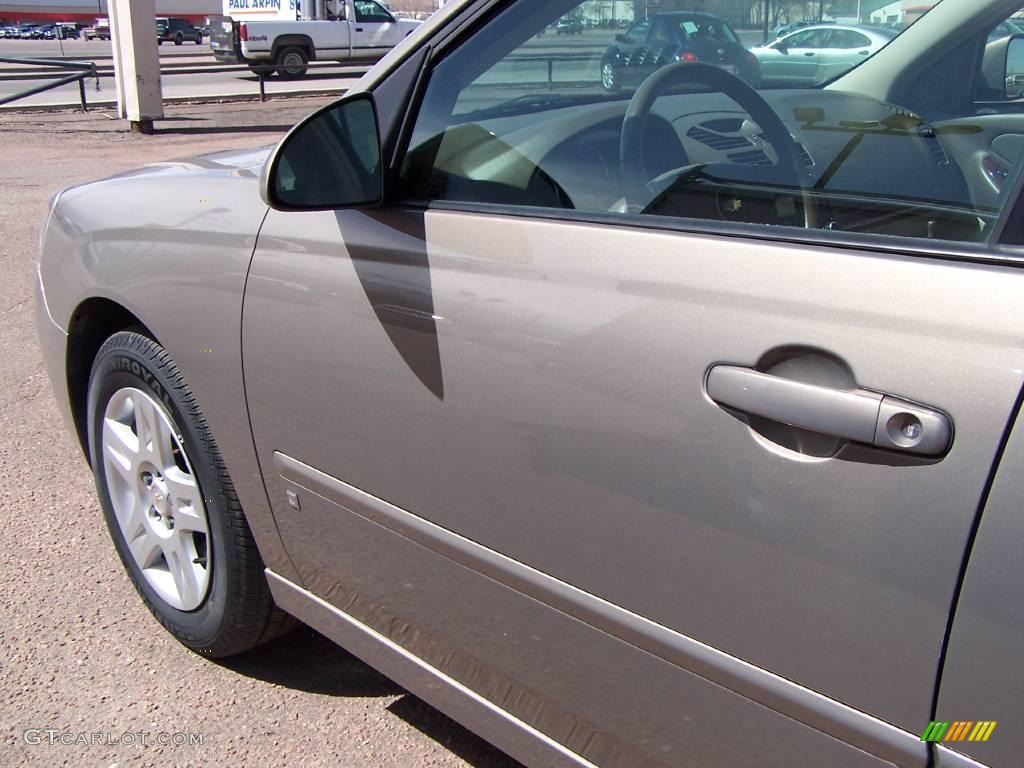 2007 Malibu LT Sedan - Amber Bronze Metallic / Cashmere Beige photo #18