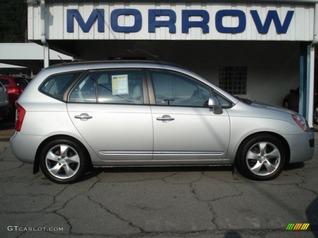 Fine Silver Kia Rondo