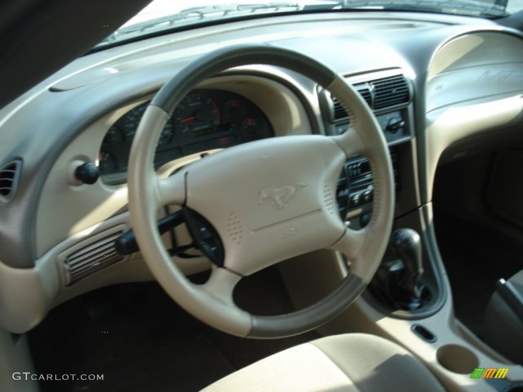 2003 Mustang V6 Coupe - Oxford White / Medium Graphite photo #7