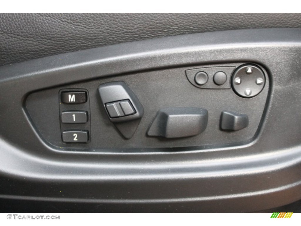 2010 BMW X6 M Standard X6 M Model Controls Photo #68535964