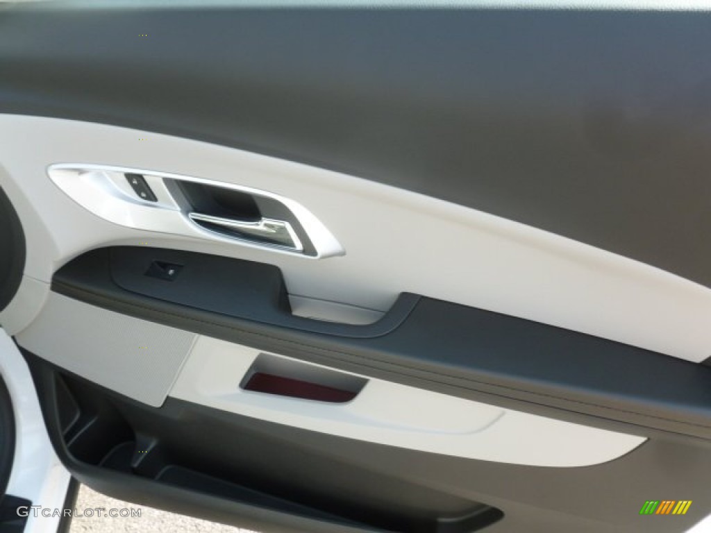 2013 Chevrolet Equinox LS AWD Light Titanium/Jet Black Door Panel Photo #68537218