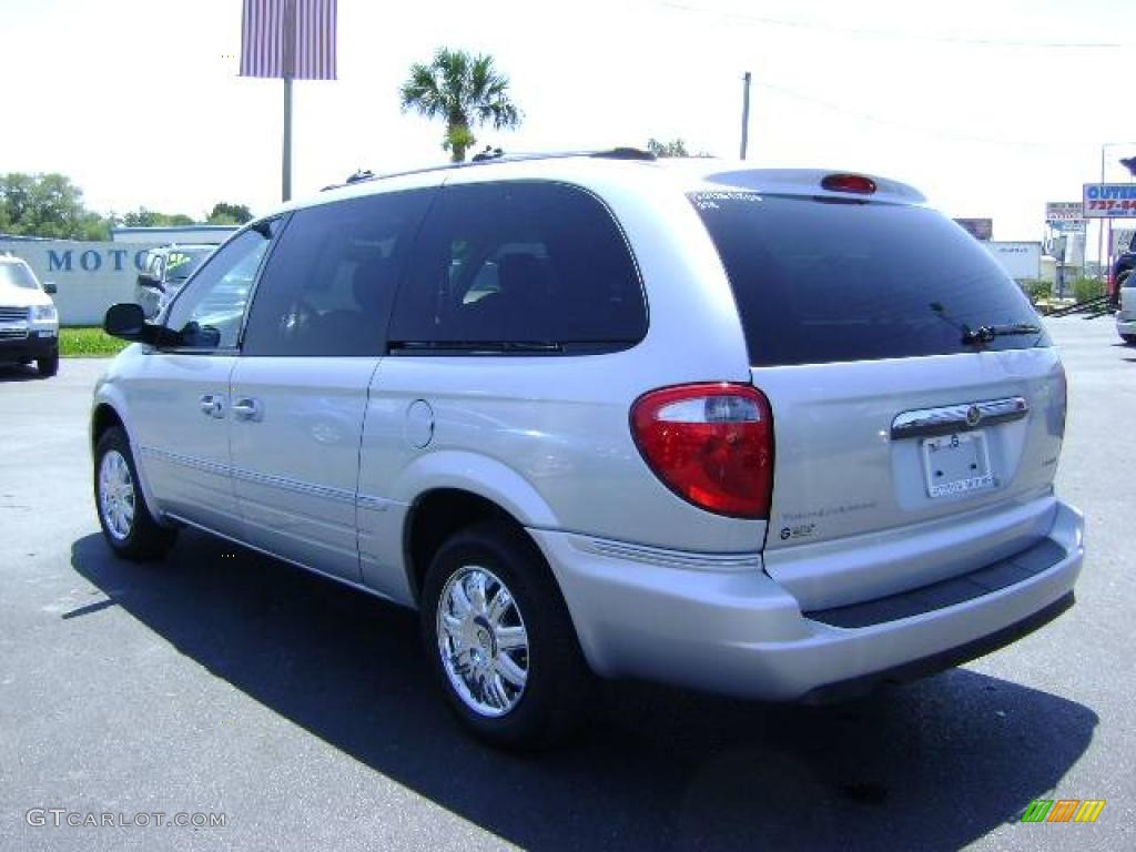 2006 Town & Country Limited - Bright Silver Metallic / Medium Slate Gray photo #5