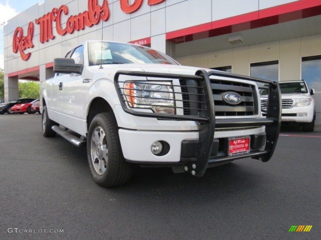 2010 F150 STX SuperCab - Oxford White / Medium Stone photo #1