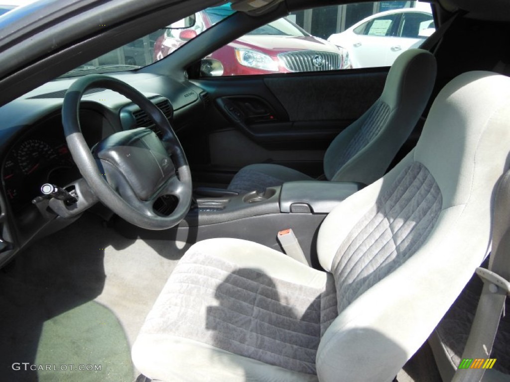 Neutral Interior 2002 Chevrolet Camaro Coupe Photo #68546605