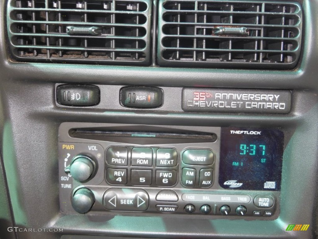 2002 Chevrolet Camaro Coupe Audio System Photos