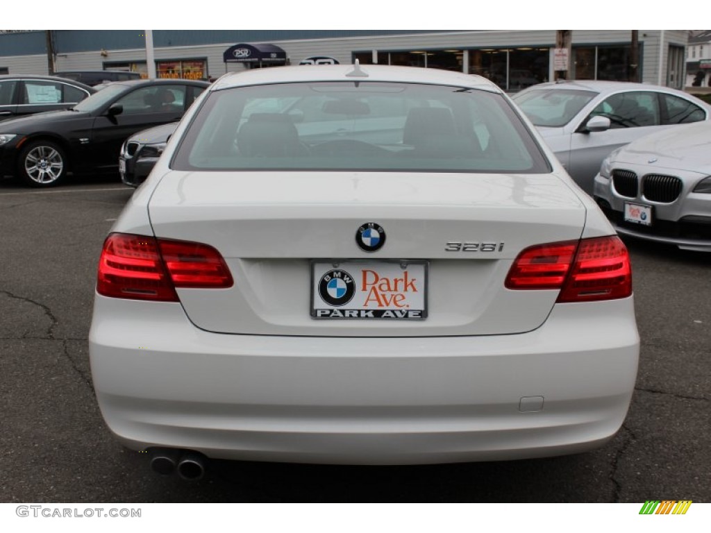 2011 3 Series 328i xDrive Coupe - Alpine White / Black photo #6