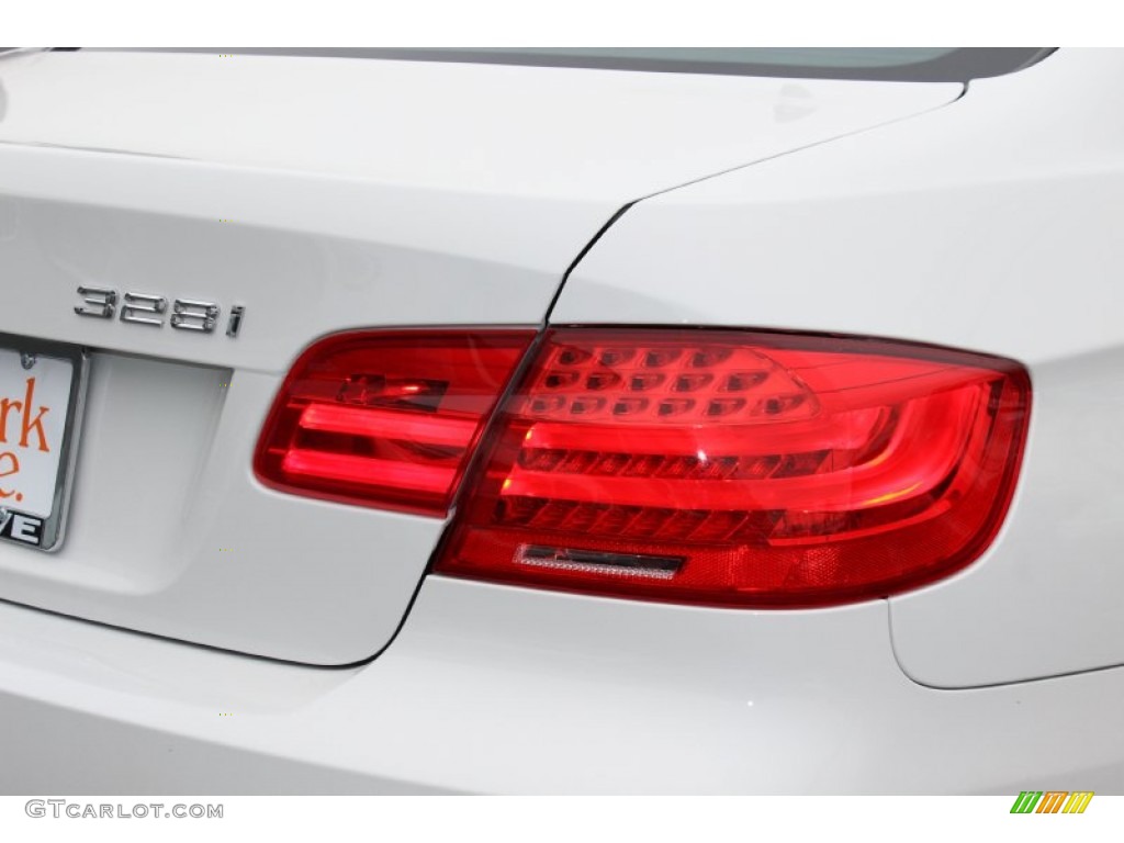 2011 3 Series 328i xDrive Coupe - Alpine White / Black photo #22