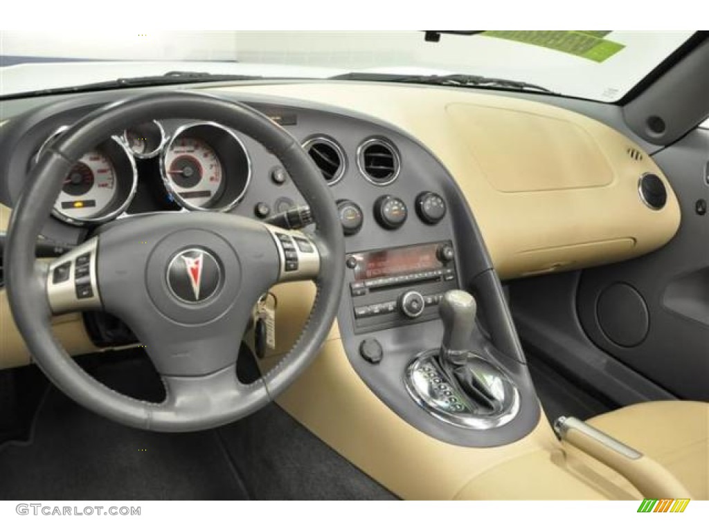 2007 Pontiac Solstice Roadster Steel/Sand Dashboard Photo #68547652