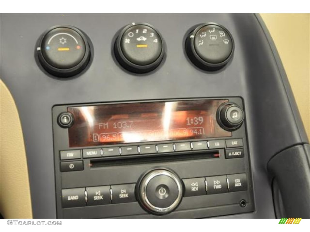 2007 Pontiac Solstice Roadster Audio System Photo #68547698