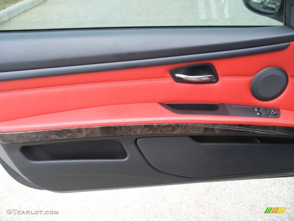 2007 BMW 3 Series 335i Coupe Coral Red/Black Door Panel Photo #68549419