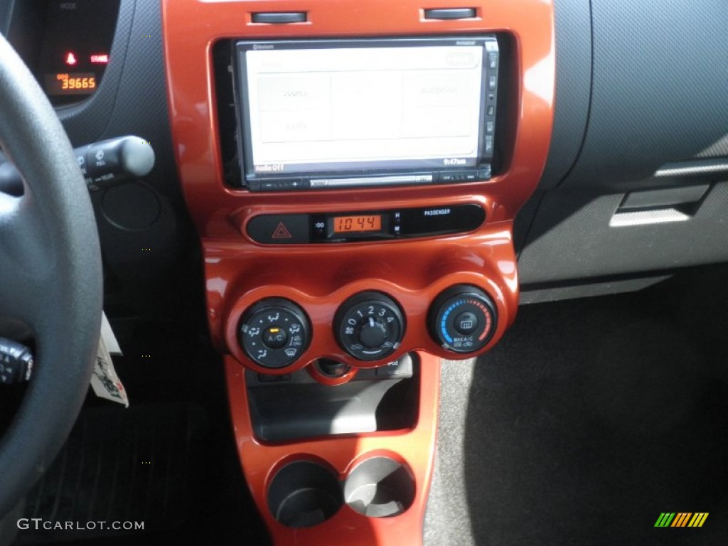 2008 Scion xD Release Series 1.0 Controls Photo #68550010