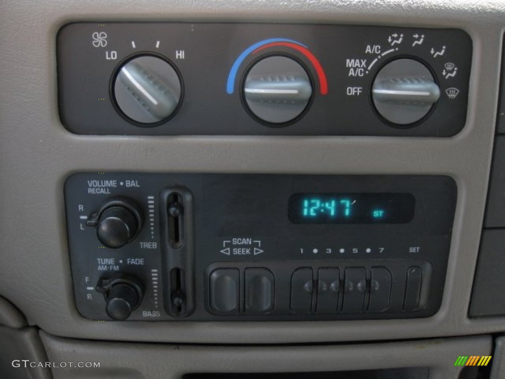 2004 Chevrolet Astro Cargo Van Controls Photos