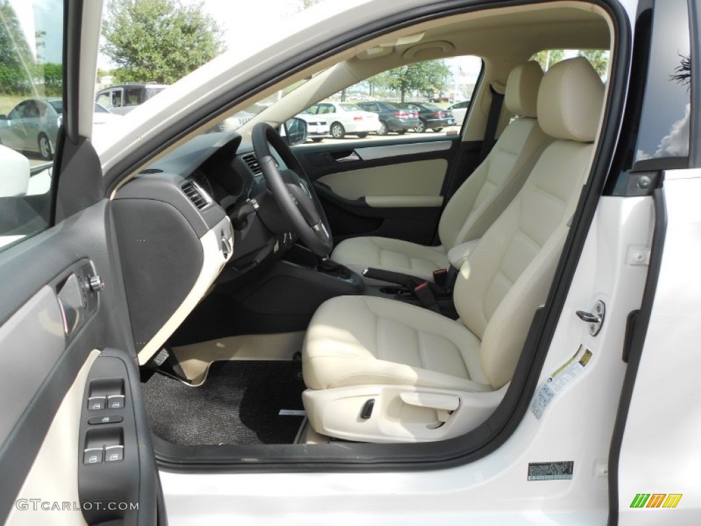 Cornsilk Beige Interior 2013 Volkswagen Jetta SE Sedan Photo #68553076