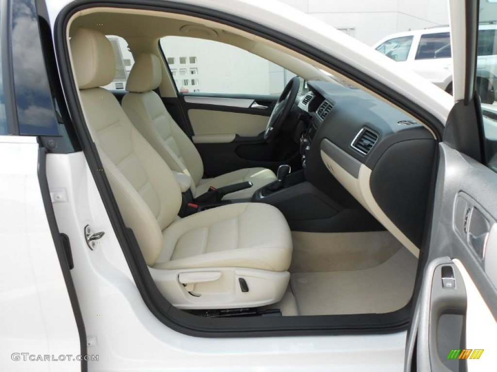 Cornsilk Beige Interior 2013 Volkswagen Jetta SE Sedan Photo #68553091